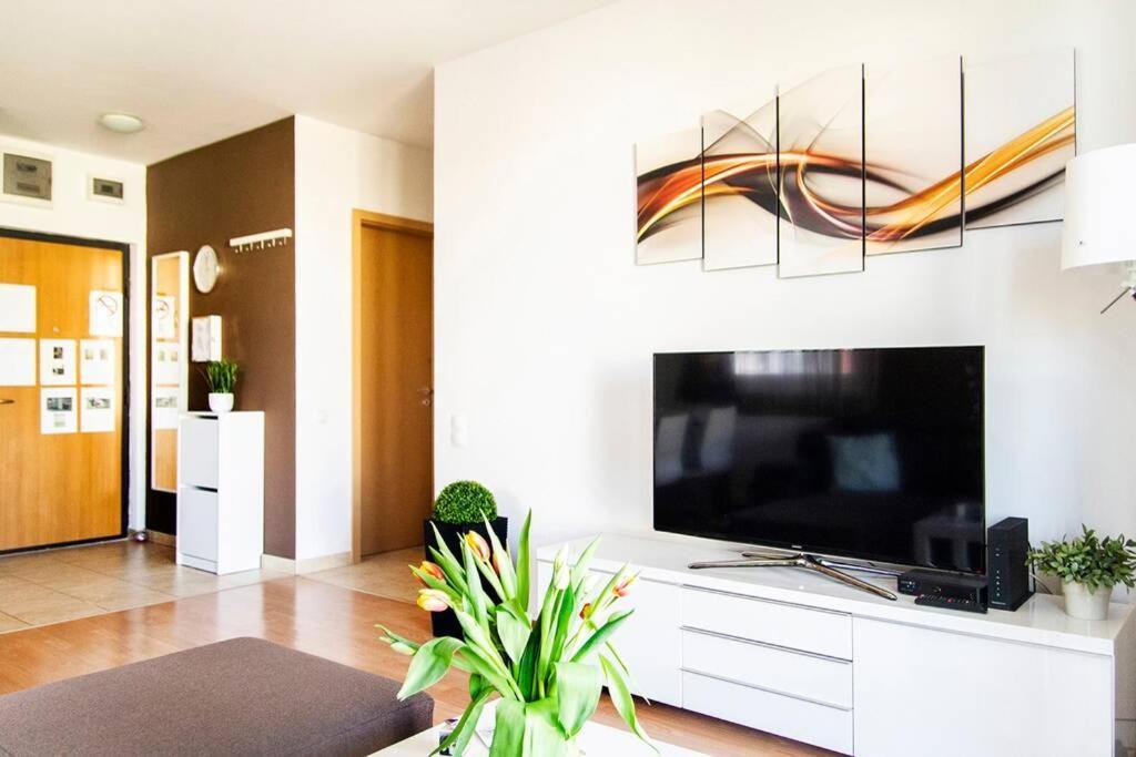 בודפשט Vip Mini Resort,Private Parking & Balcony מראה חיצוני תמונה
